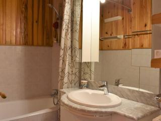 Appartement cosy avec cheminée, terrasse et accès pistes proche – Méribel, 5 pers - FR-1-180-376 - Les Allues - 8