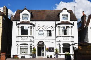 Crystal Hotel & Savour - Cambridge - 4