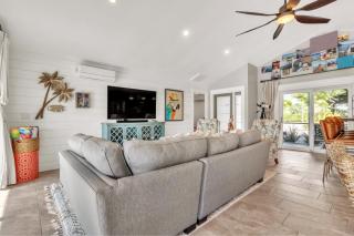 Awesome Location with Dock, Pool, Bicycles & Kayaks - Cape Coral - 6