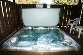 Lazy R Cottages- 15 cabin - 1