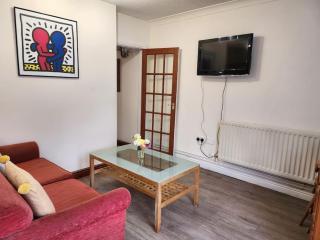 * Cotswolds Get-Away Annex * - 9