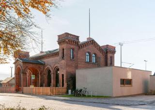 A Refuge Built for a King - Halbe - 0