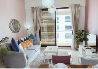 Letstay - Tranquil 1BR Apartment With Balcony in Escan Tower - Dubai - 0