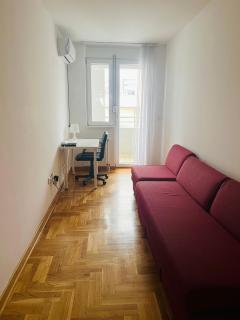 Central and bright 2 bedroom, 3 balconies - Novi Sad - 4