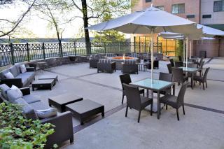 Courtyard by Marriott Boston Waltham - Waltham - 1