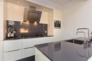 Characteristic and Spacious Home in the Old Town - 4