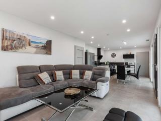 Villa T4 climatisée avec jardin, jacuzzi et Free WiFi à 600 m de la plage - FR-1-423-234 - 4