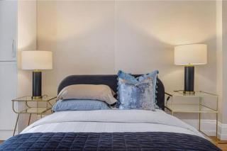 Gorgeous Hyde Park Home with Lift-Elevator Access & Nice View - 5