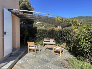 T2 en rez-de-jardin avec terrasse au Rayol-Canadel - FR-1-100-283 - Rayol-Canadel-sur-Mer - 2