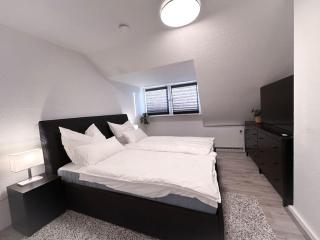Zentrale Wohnung für 4 mit Bett und Schlafcouch - Essen - 4