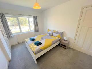 4-Bedroom House - South London CR7 - Thornton Heath - 9