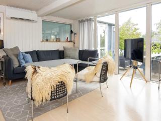 8 person holiday home in Ebeltoft-By Traum - 8