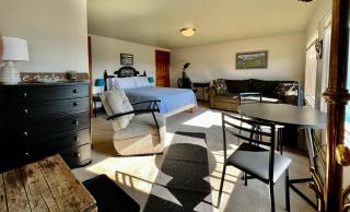 The Peregrine Suite - Comfort and Luxury in the Heart of Kodiak - 4