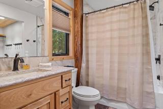 Hot Shot Hideaway - 1