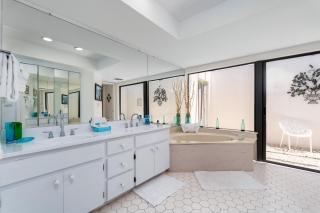 Beautiful Private Pool Home In-between Fort Myers Beach and Sanibel Island home - 8