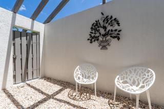 Beautiful Private Pool Home In-between Fort Myers Beach and Sanibel Island home - 4