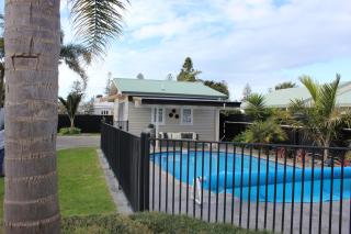 The Pool House Bed & Breakfast - Near Marine Parade Napier - Napier - 7