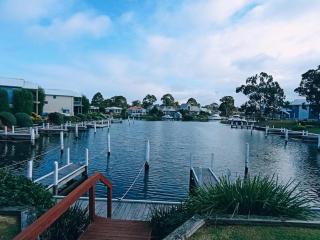 Captains Cove Resort - Waterfront Apartments - Paynesville - 3