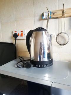 1-Bed - Sleeps 2 - w Free Parking - 2