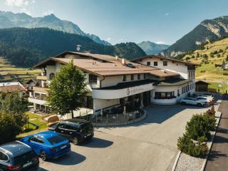 Hotel Edelweiss Superior - Nauders - 1