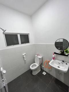 Zh homestay teluk batik - Lumut - 5