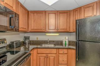 Oceanview 1 Bedroom Suite! Landmark Resort 348! Perfect for 6 guests! - Myrtle Beach - 4