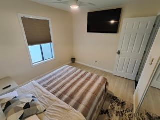 Modern/Retro Condo - High Point - 3