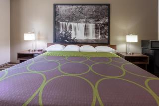 Super 8 by Wyndham La Grange KY - La Grange - 7