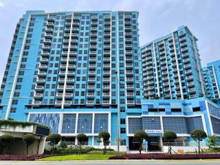 Residential Resort Condo by the Bay - Manila - 5