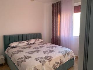 Beachfront Apartment with Sea View at Kamelia Building - Durrës - 1