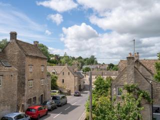 Tranquil cosy apartment in centre of Avening - Pass the Keys - 6