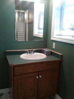 Grumpy's Suite by the Lake - Summerland - 2