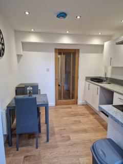Cosynitebnb for 4 - Birmingham - 3