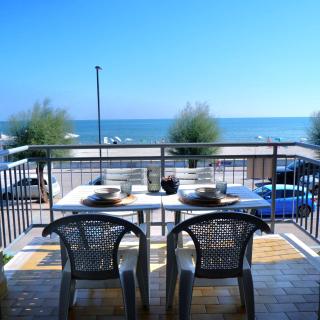 Casa Mirablu–Seafront Apartment - 0