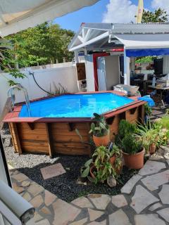 Le Sable Bleu - Évasion tropicale - PLAGE 5min - Piscine - Parking - Logement climatisé - Vue sur les palmiers - Parfait pour famille ou amis - Restau snack familial sur place - 5