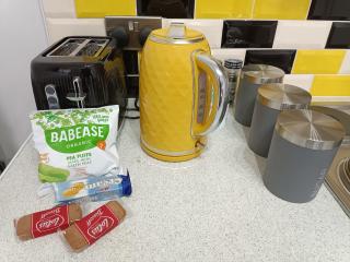 Lister Park Bradford Stylish 1bed Coach House - Quiet & Tranquil Cottage & Parking - 6