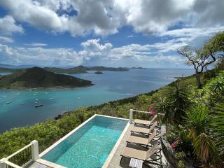 COCONUT BREEZE VILLA: MESMERIZING VIEWS, COOLING TRADEWINDS - Coral Bay - 0