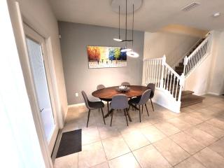 8879 Windsor renovated 11guests pool heat near Disney 192 - Kissimmee - 2