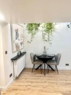 Cosy Stylish Studio Apartment - 7