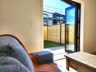 U Suites on Trieste Way - 4