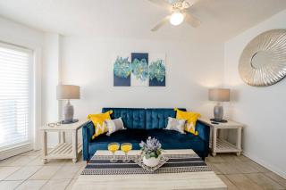 Royal Retreat-Amazing view-King bed-1 bedroom-Full kitchen-Free parking-Self check-in - Myrtle Beach - 0