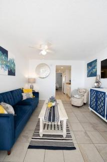 Royal Retreat-Amazing view-King bed-1 bedroom-Full kitchen-Free parking-Self check-in - Myrtle Beach - 1