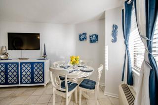 Royal Retreat-Amazing view-King bed-1 bedroom-Full kitchen-Free parking-Self check-in - Myrtle Beach - 9