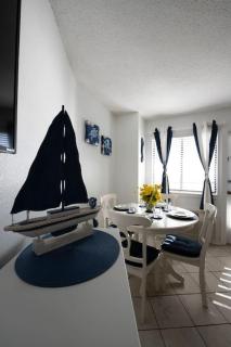 Royal Retreat-Amazing view-King bed-1 bedroom-Full kitchen-Free parking-Self check-in - Myrtle Beach - 5