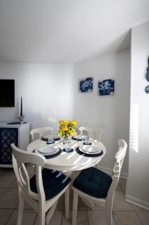 Royal Retreat-Amazing view-King bed-1 bedroom-Full kitchen-Free parking-Self check-in - Myrtle Beach - 8