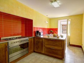 Grande Maison Authentique avec Jardin Privé, Terrasse et VTT - Hébergement pour 15 Personnes - FR-1-496-109 - Luré - 2
