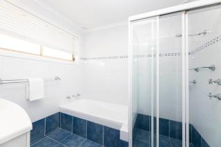 11 Lakeview Crescent - Forster - 1