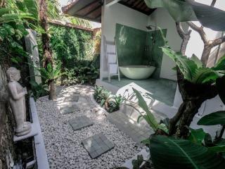 Villa Santai, huge garden Seminyak square - Seminyak - 1