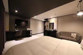 Almond Hotel Gupo Station - Busan - 4