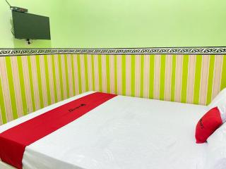 RedDoorz @ Porodisa Homestay Palu - Palu - 3